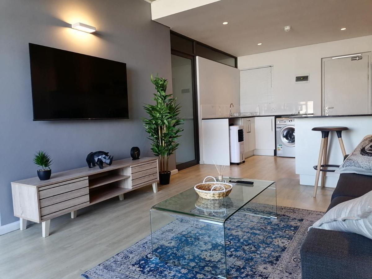Chic, Central, Family & Group Stay - Stylish 2 Ensuite Bedroom Apartment With Spacious Balcony เคปทาวน์ ภายนอก รูปภาพ