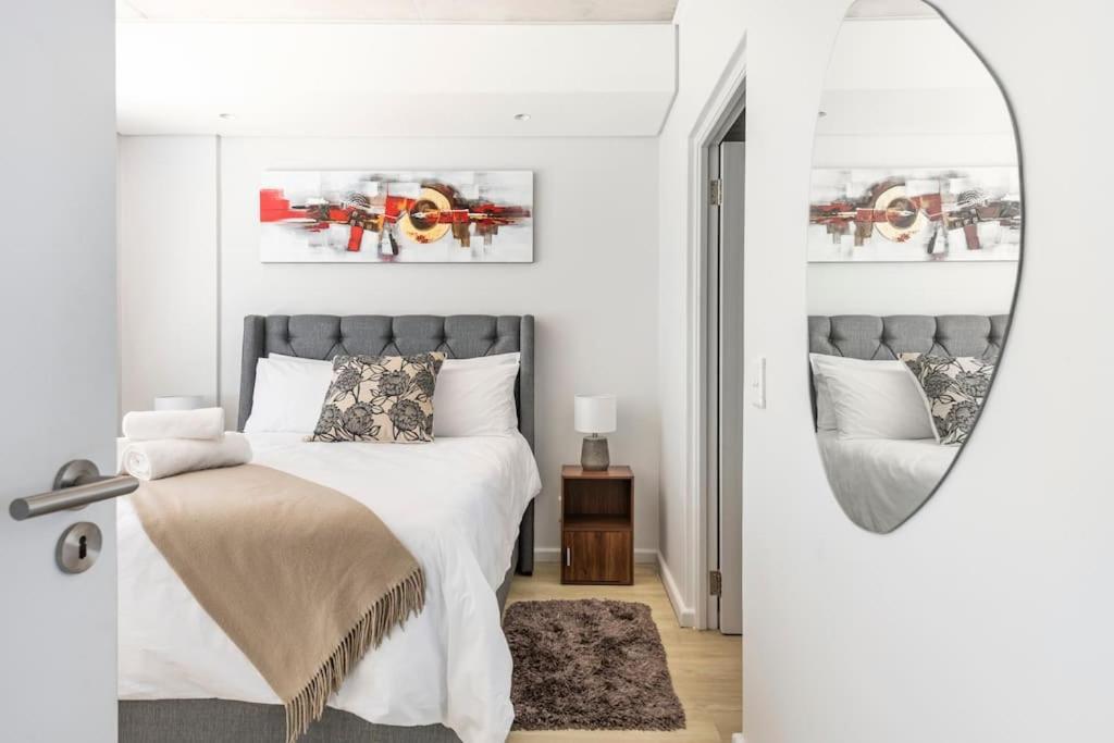Chic, Central, Family & Group Stay - Stylish 2 Ensuite Bedroom Apartment With Spacious Balcony เคปทาวน์ ภายนอก รูปภาพ